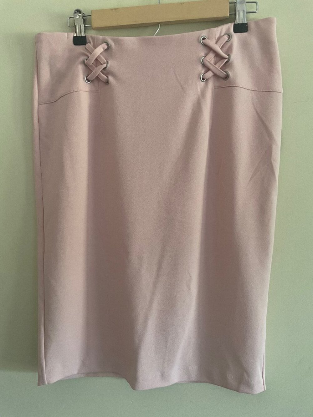 YCC New York NWT Pink Lace Up Grommet Pencil Skirt M